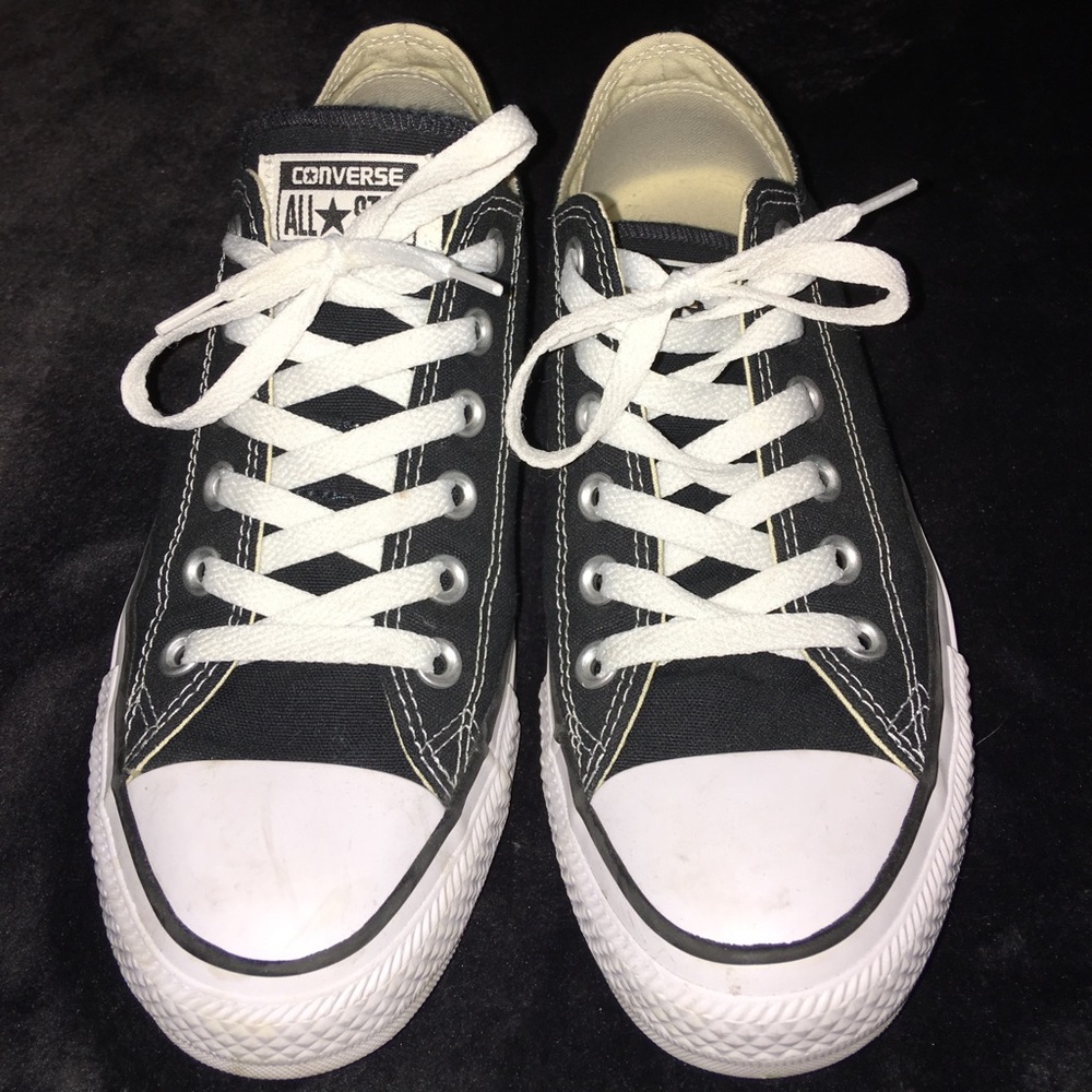 Converse Tennis Shoes